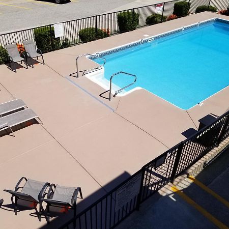 Osoyoos Lakeview Inn & Suites Extérieur photo